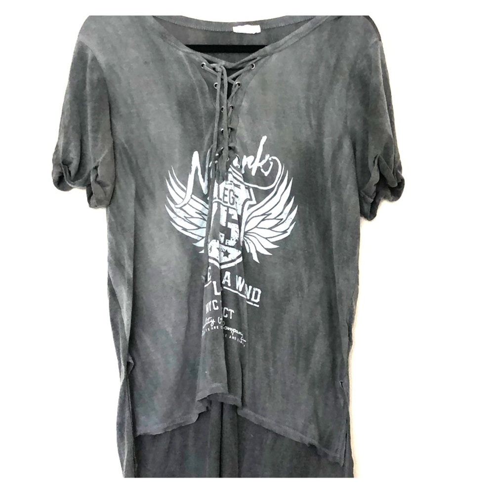 Grey graphic tee